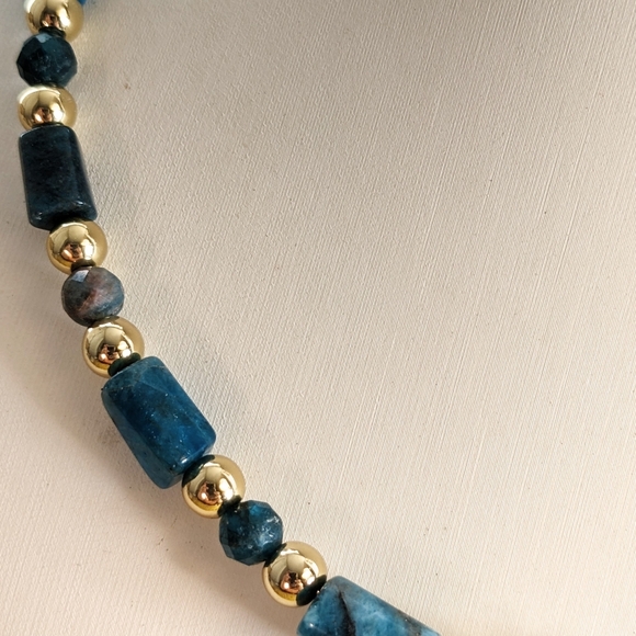 Genuine Blue Apatite Stones & Gold Beads In Round Choker Necklace - Picture 5 of 9